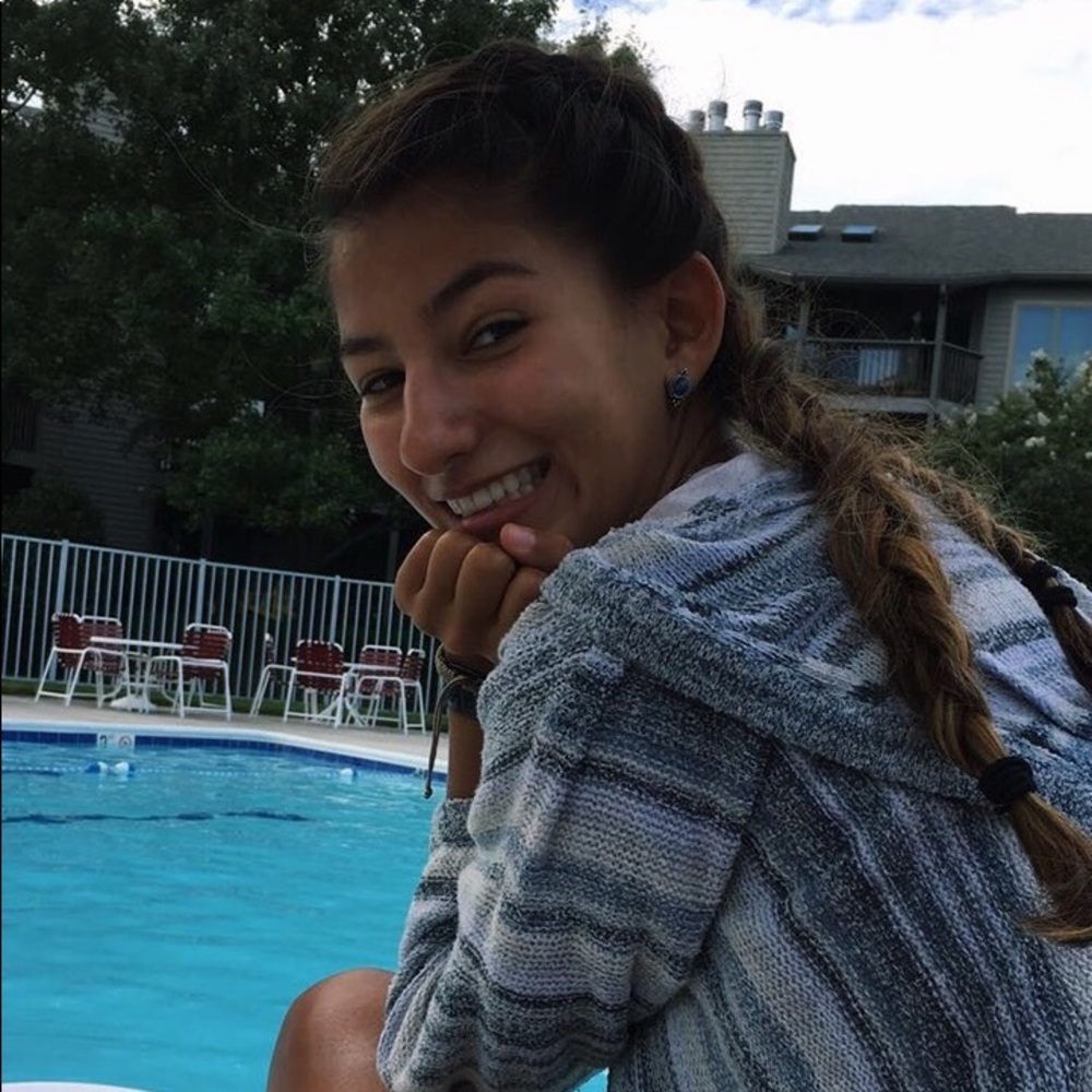 Meet your Posher, Elizabeth